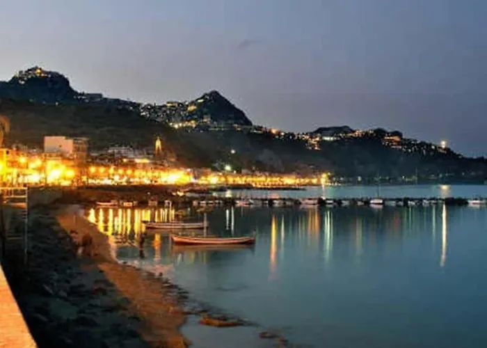 아파트 Bluesky Naxos 3rd Floor 지아르디니낙소스